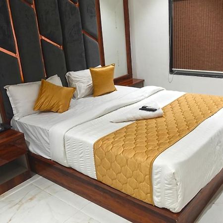 Hotel Palms Residency, Chembur Mumbai Dış mekan fotoğraf
