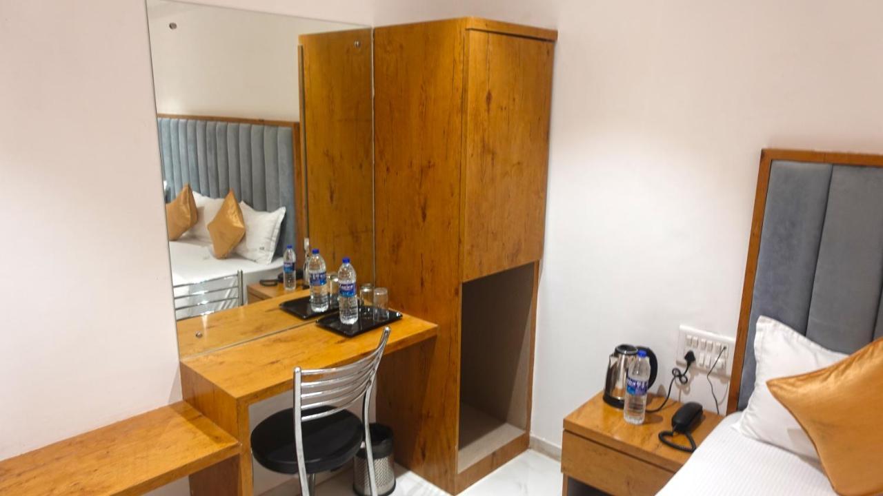 Hotel Palms Residency, Chembur Mumbai Dış mekan fotoğraf
